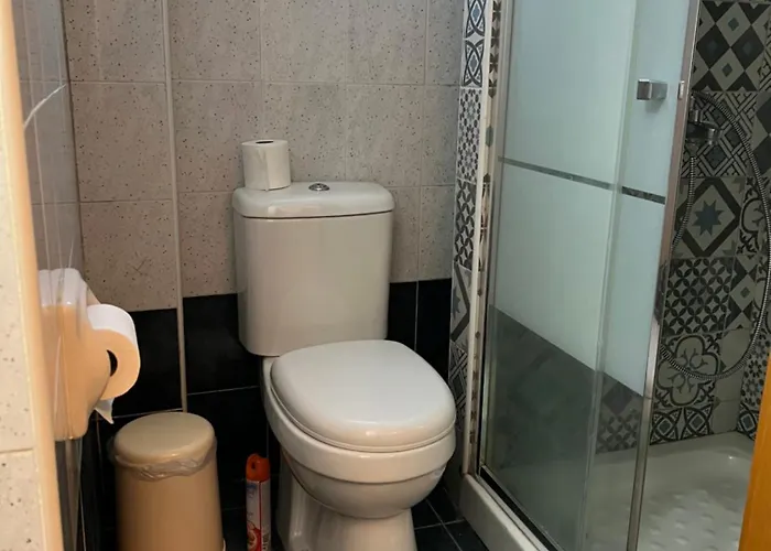 Хостел Makenzie 2 First Line Ларнака