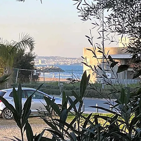 Makenzie 2 First Line Larnaca