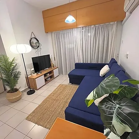 Makenzie 2 First Line Hostel Larnaca