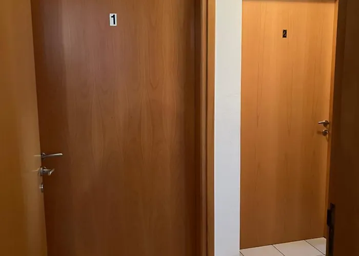 Hostel Makenzie 2 First Line Larnaca