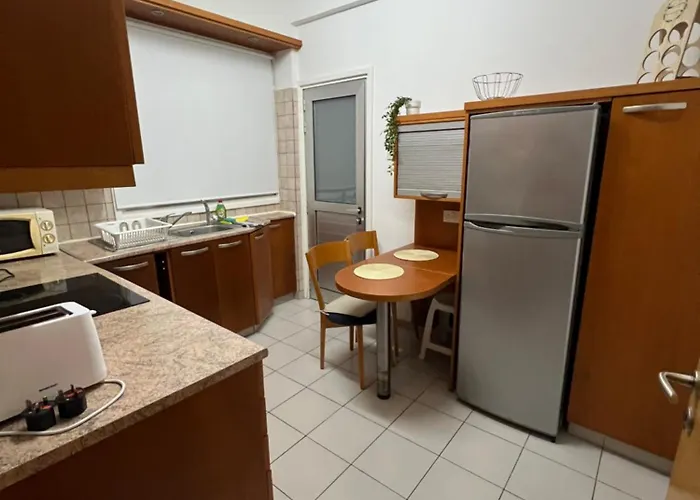 Albergue Makenzie 2 First Line Larnaca